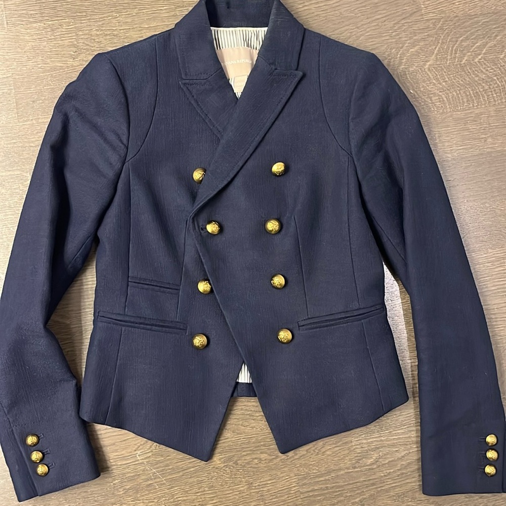 Stunning Banana Republic tailored Navy Blazer